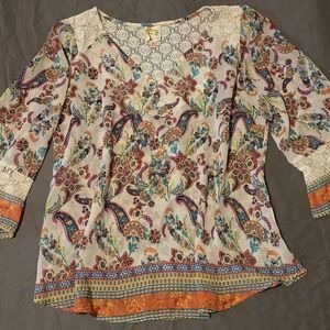 Fig and Flower Medium Multicolor Paisley Lace Blouse